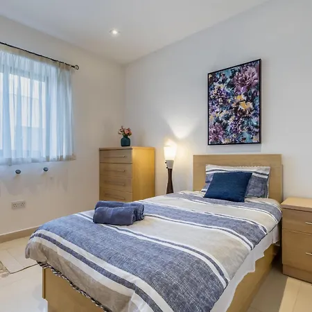 Modern And Spacious Seaview St. Paul's Bay