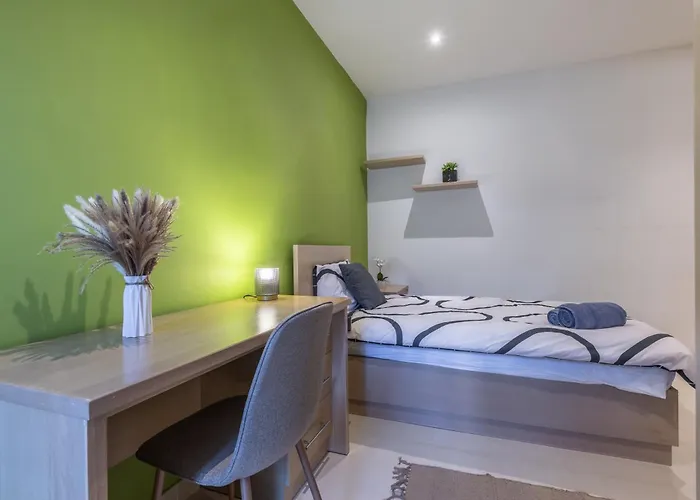 Modern And Spacious Seaview *