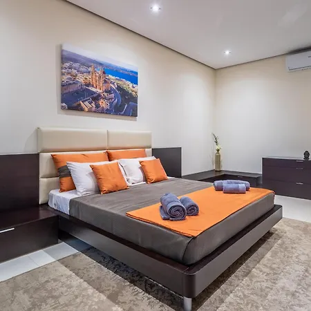 Modern And Spacious Seaview *