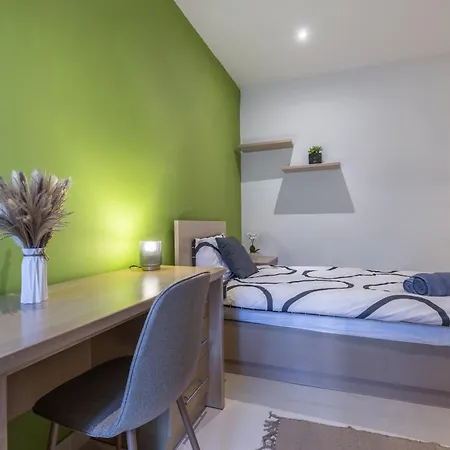 Modern And Spacious Seaview *