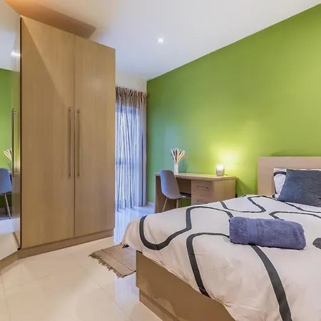 Modern And Spacious Seaview