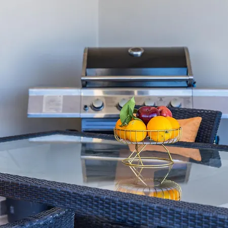 Modern And Spacious Seaview Apartament *