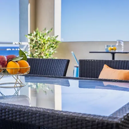 Modern And Spacious Seaview דירה *