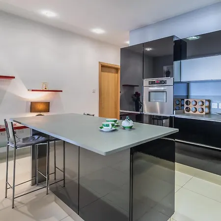 Modern And Spacious Seaview סיינט פול ביי