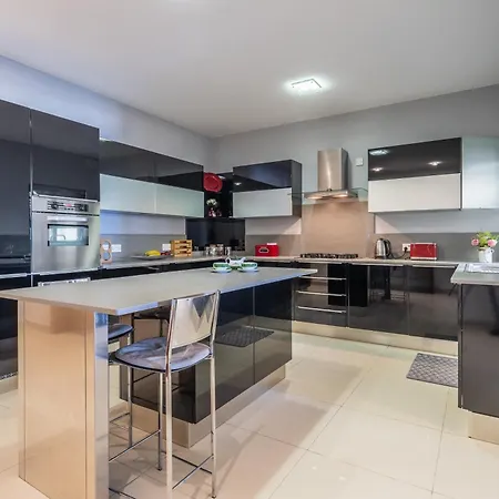 דירה Modern And Spacious Seaview *